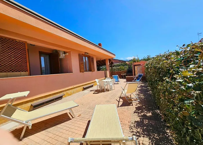 Helle Mediterrane Mit Veranda Und Garten By Interhome Cefalù