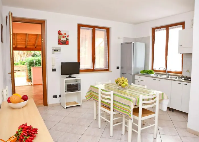 Helle Mediterrane Mit Veranda Und Garten By Interhome Σπίτι διακοπών Cefalù