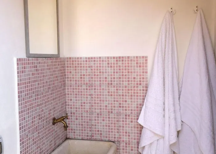 Helle Mediterrane Mit Veranda Und Garten By Interhome Σπίτι διακοπών