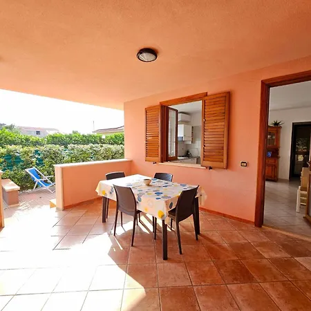 Helle Mediterrane Mit Veranda Und Garten By Interhome Hébergement de vacances Cefalù