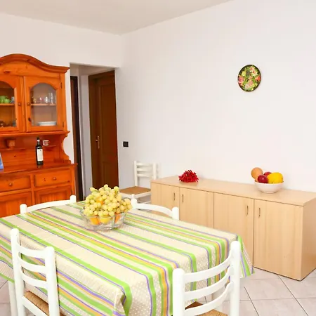 Helle Mediterrane Mit Veranda Und Garten By Interhome
