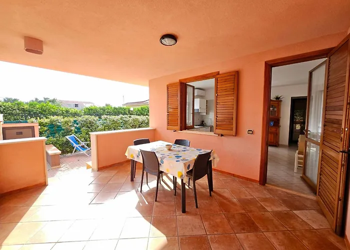 Helle Mediterrane Mit Veranda Und Garten By Interhome Hébergement de vacances Cefalù