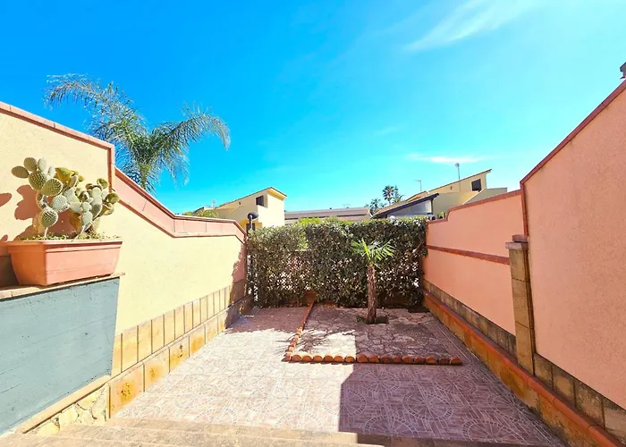 Helle Mediterrane Mit Veranda Und Garten By Interhome Cefalu